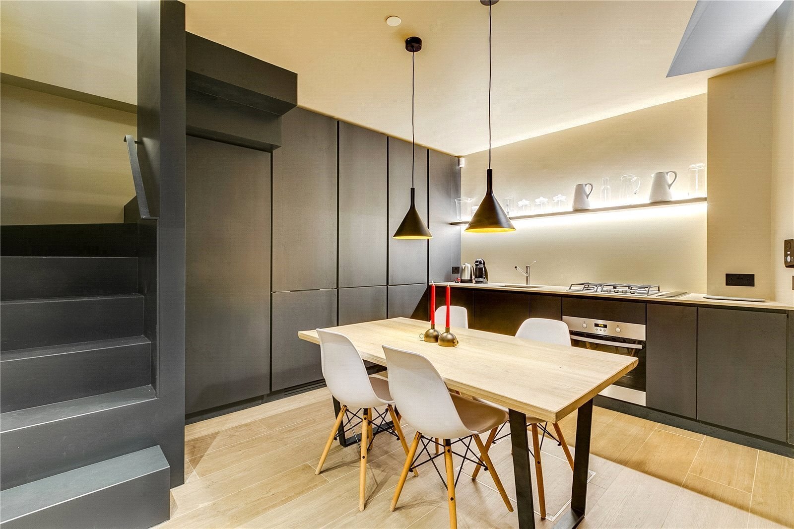 House Pottery Lane in Greater London