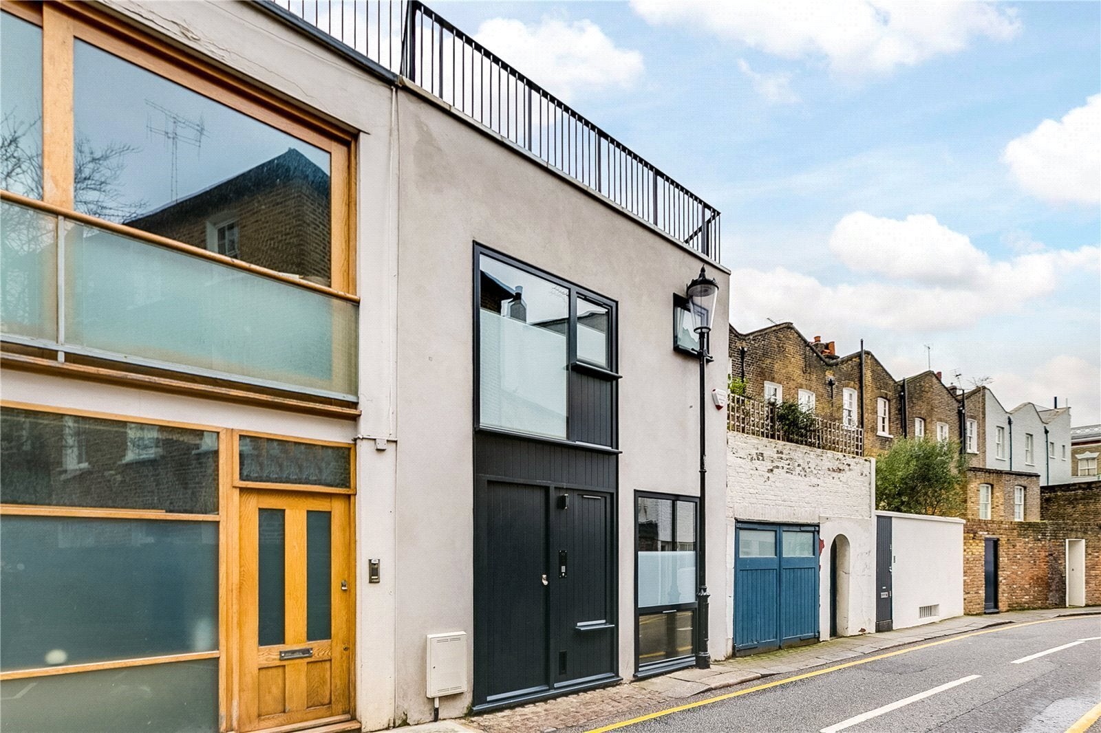 House Pottery Lane in Greater London