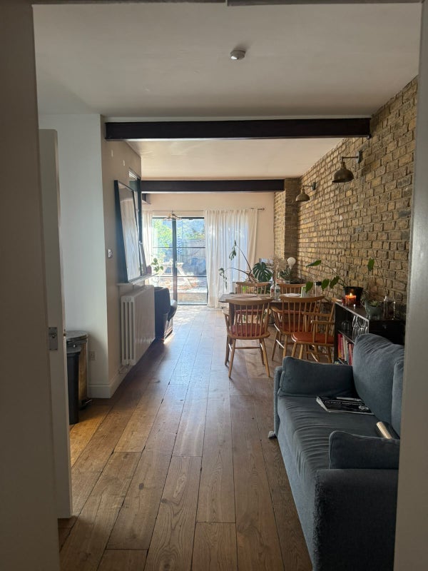 Room Leighton Road in Greater London