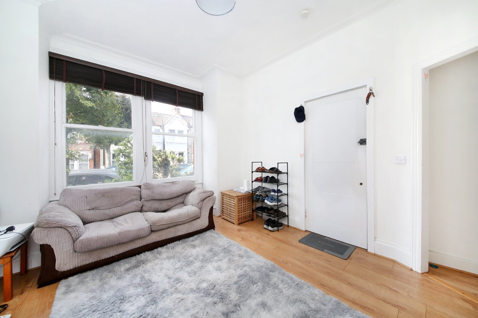 Flat Eastwood Street in Greater London