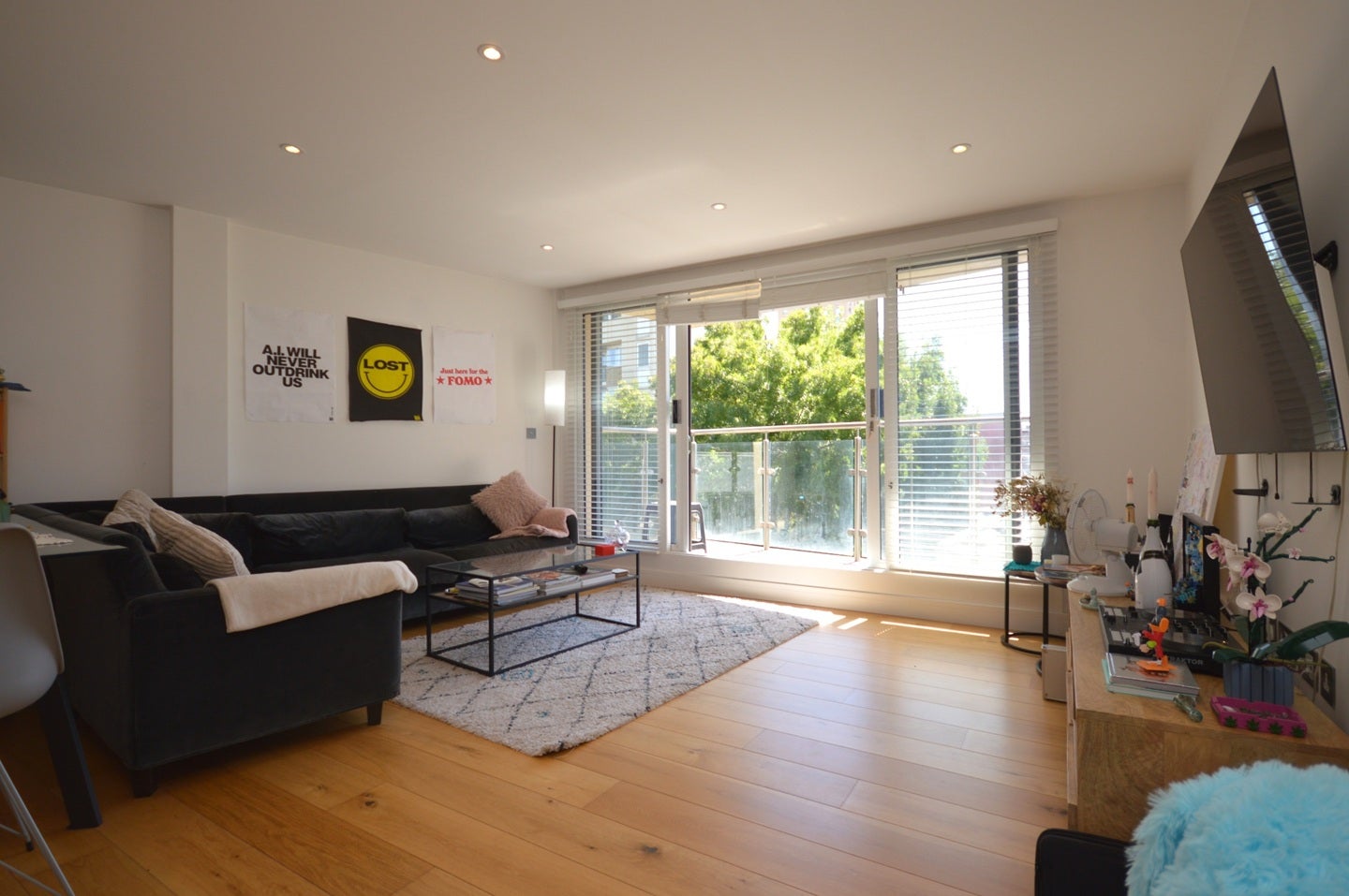Flat Cavell Street in Greater London