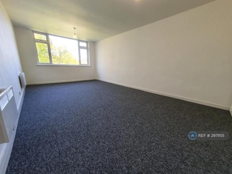 Flat Savoy Close in Birmingham