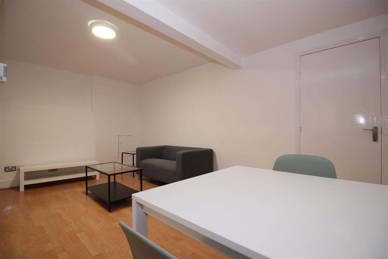 Flat Evington Road in Leicester