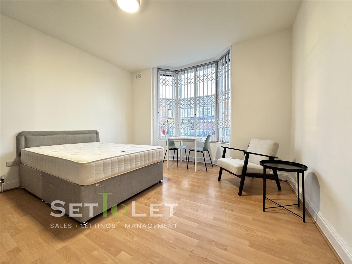 Flat Evington Road in Leicester