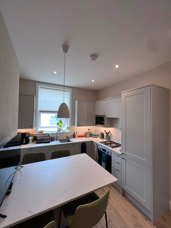 Room Offley Road in Greater London
