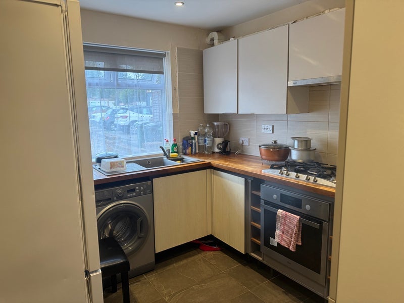 Room Hall Gardens in Greater London