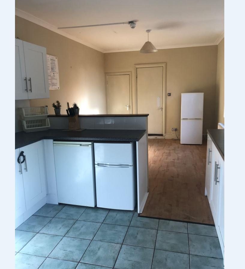 Room Abington Avenue in Northampton