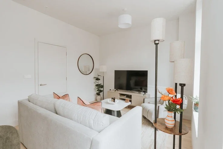Flat Clapham High Street in Greater London