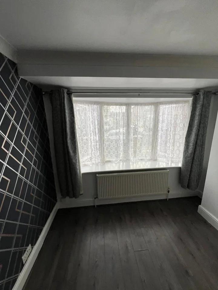 Room Albany Park Avenue in Greater London