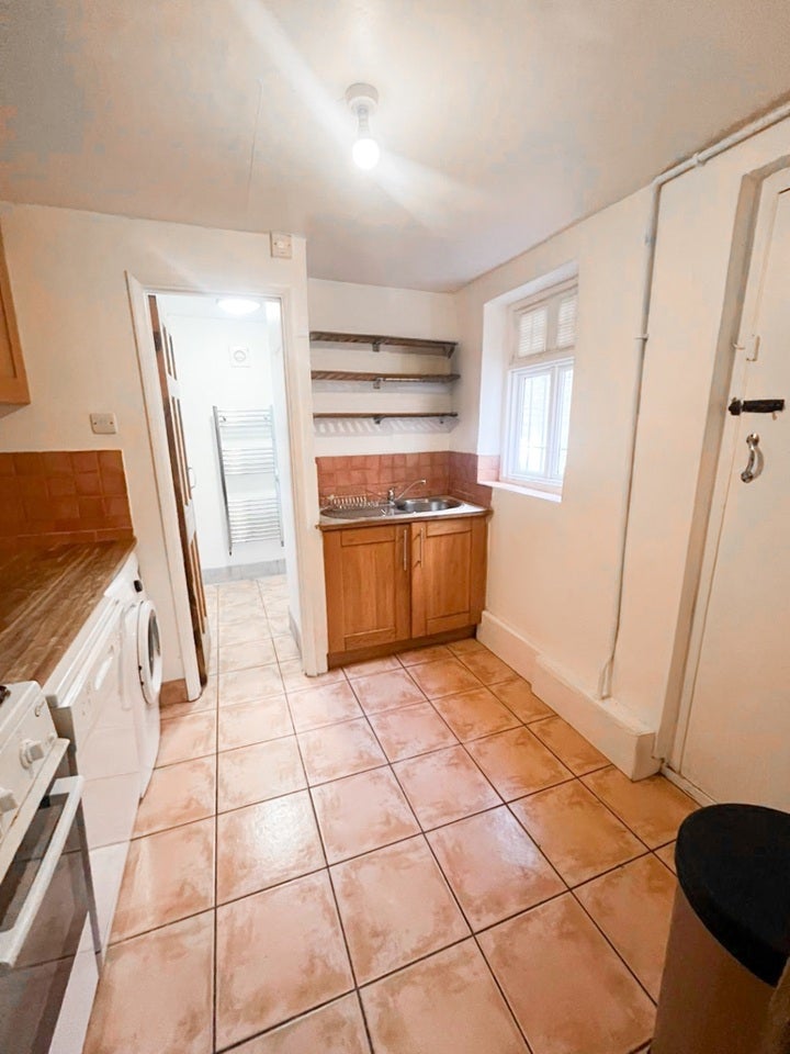 Room Shannon Grove in Greater London