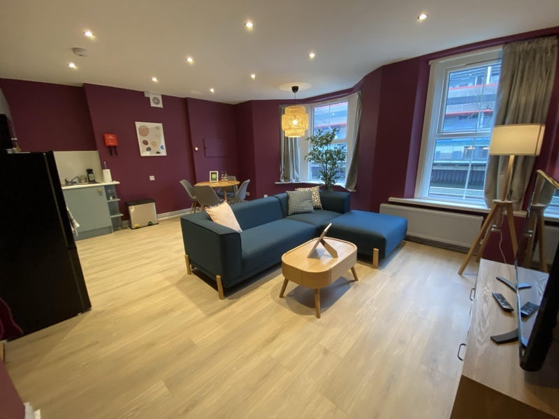 Flat Fitzhamon Embankment in Cardiff