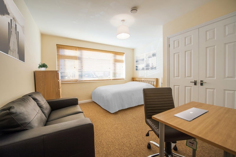 Room Netherwood Gardens in Cheltenham