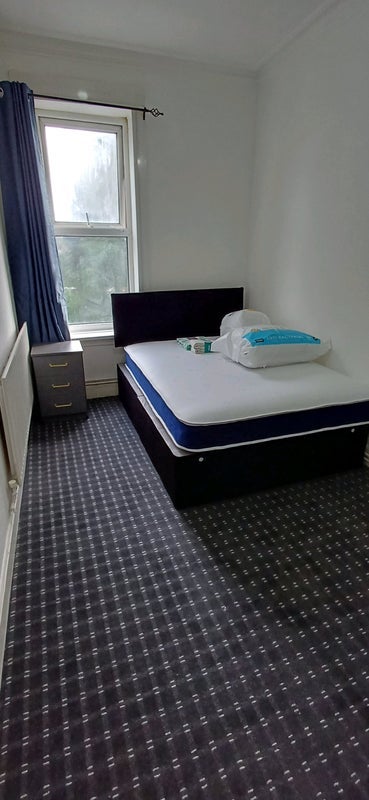 Room Sandon Road in Birmingham