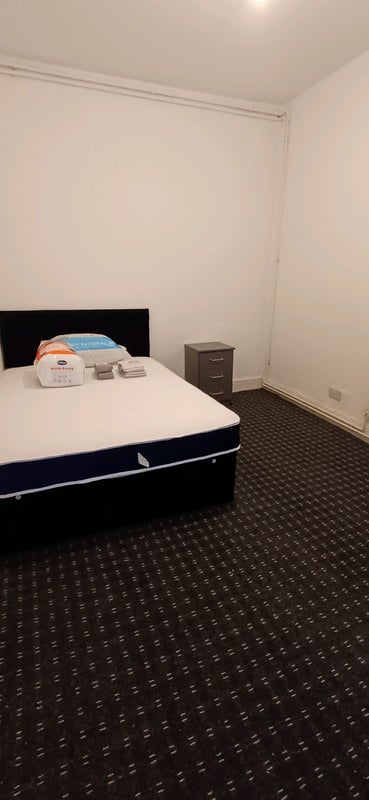 Room Sandon Road in Birmingham