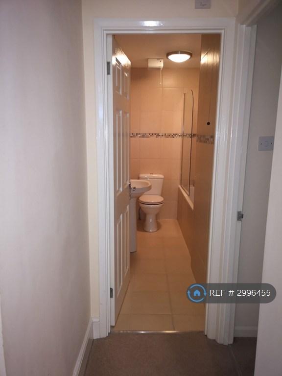 Flat Sun Ray Estate in Sandhurst