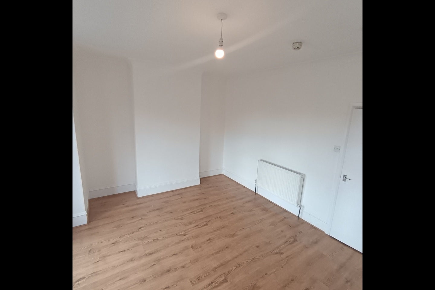Flat Beauchamp Road in Greater London