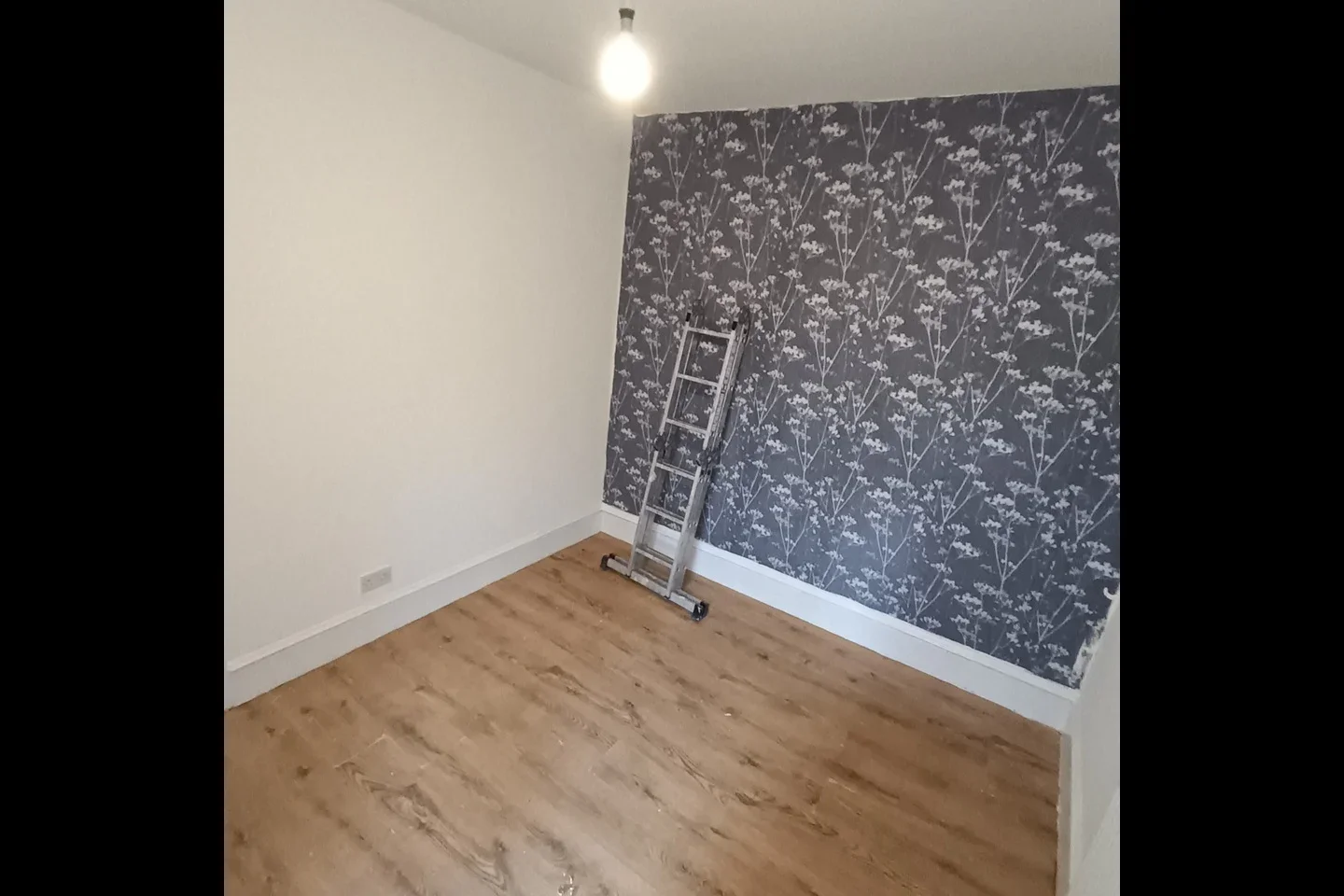 Flat Beauchamp Road in Greater London