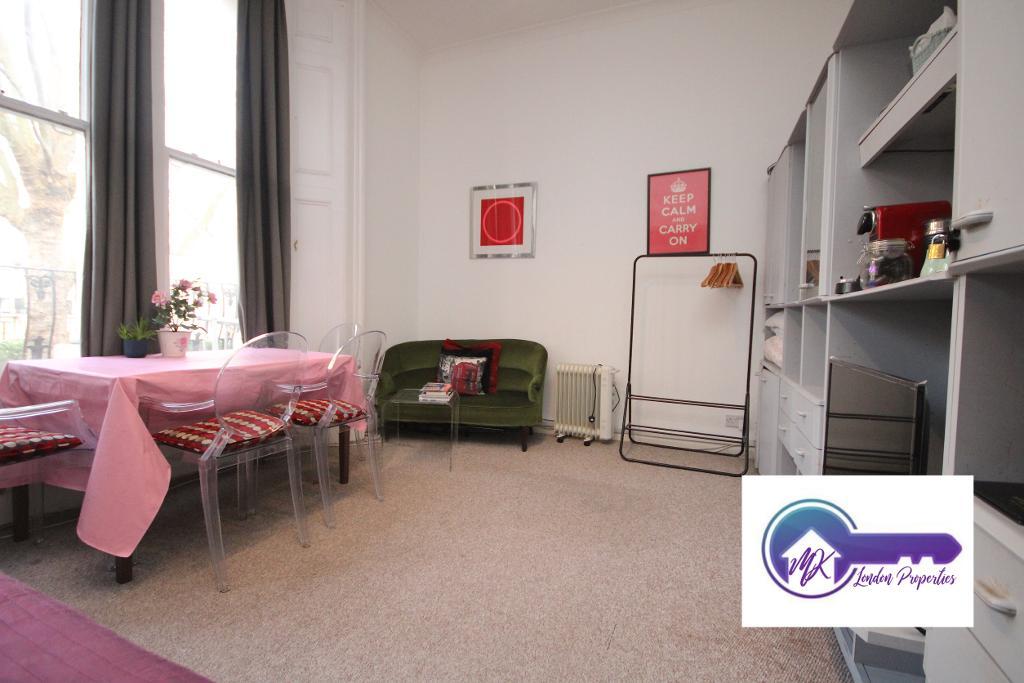 Flat Kensington Gardens Square in City of Westminster