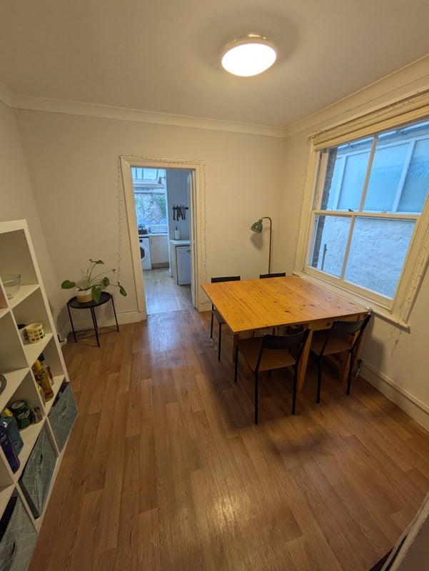 Room Aslett Street in Greater London
