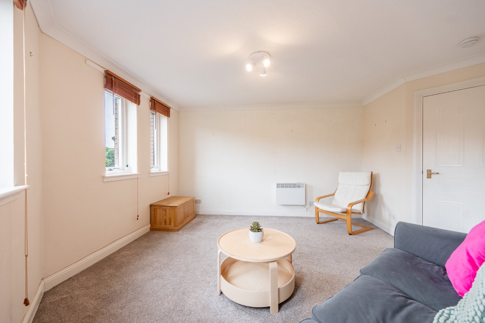 Flat North Woodside Road in Glasgow