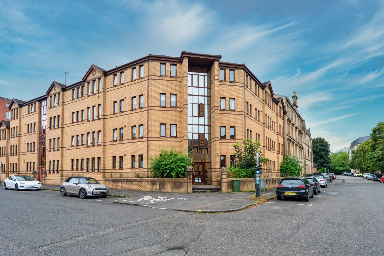 Flat North Woodside Road in Glasgow