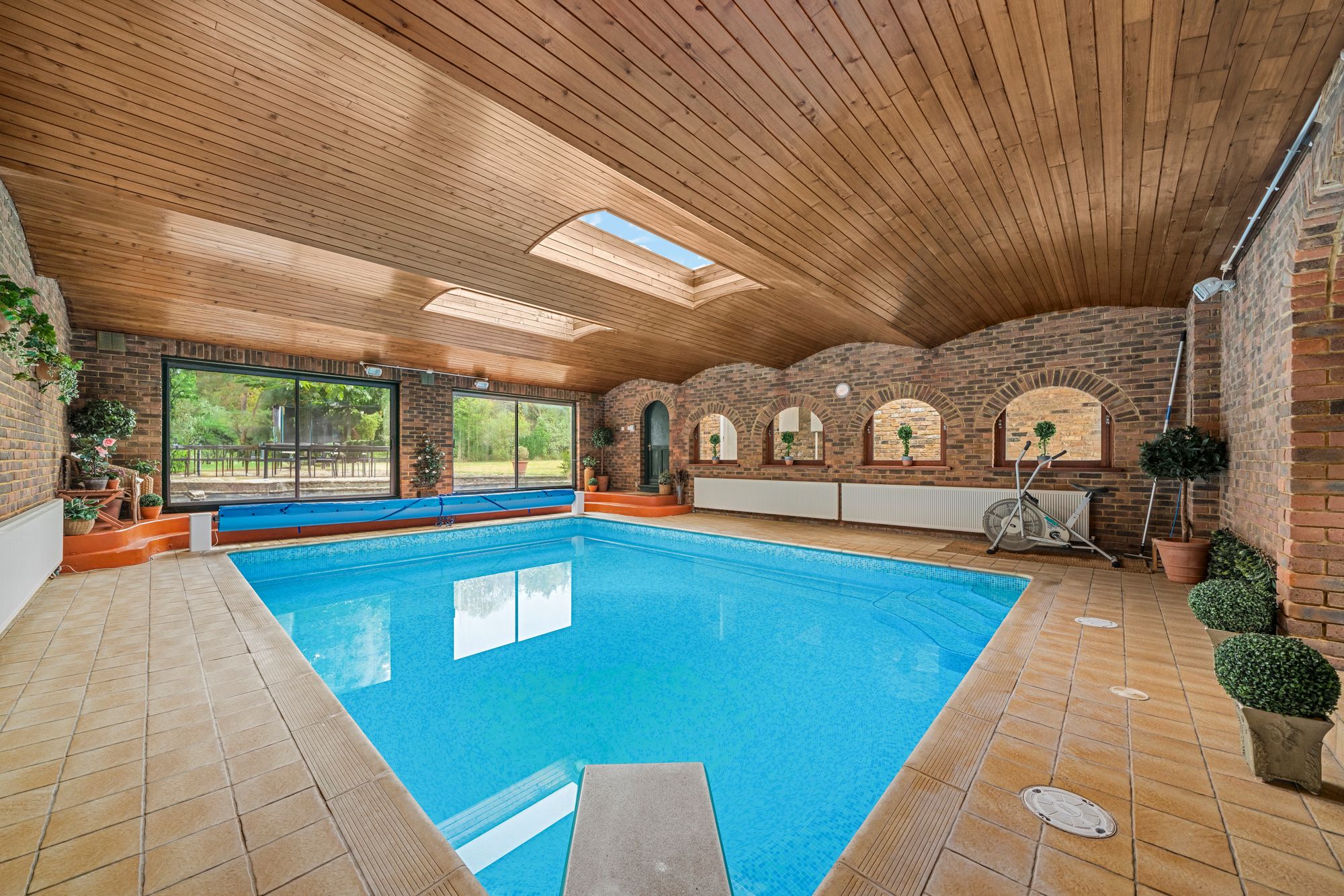 House Hawksview in Cobham