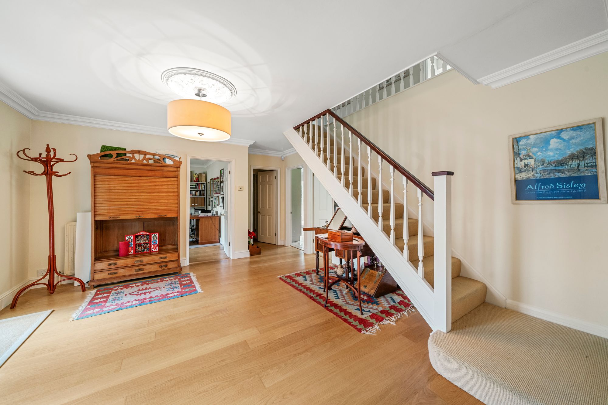 House Hawksview in Cobham