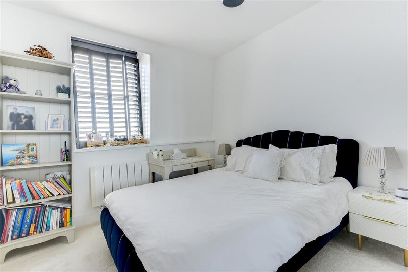 Flat Heene Terrace in Worthing