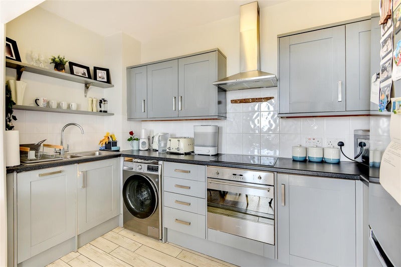 Flat Heene Terrace in Worthing