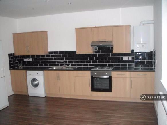 Flat Fieldgate Street in Greater London