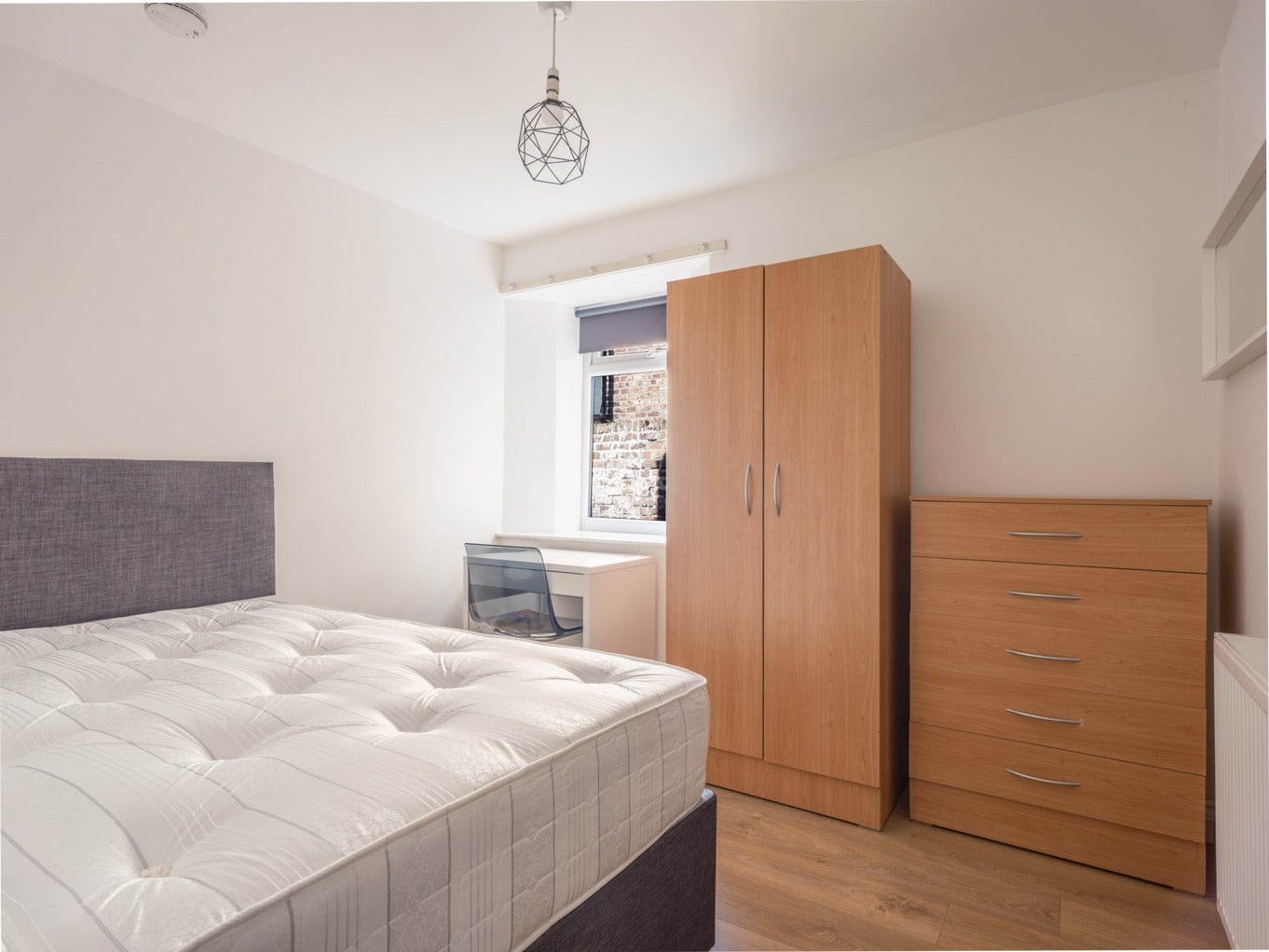 Flat Eslington Terrace in Newcastle upon Tyne