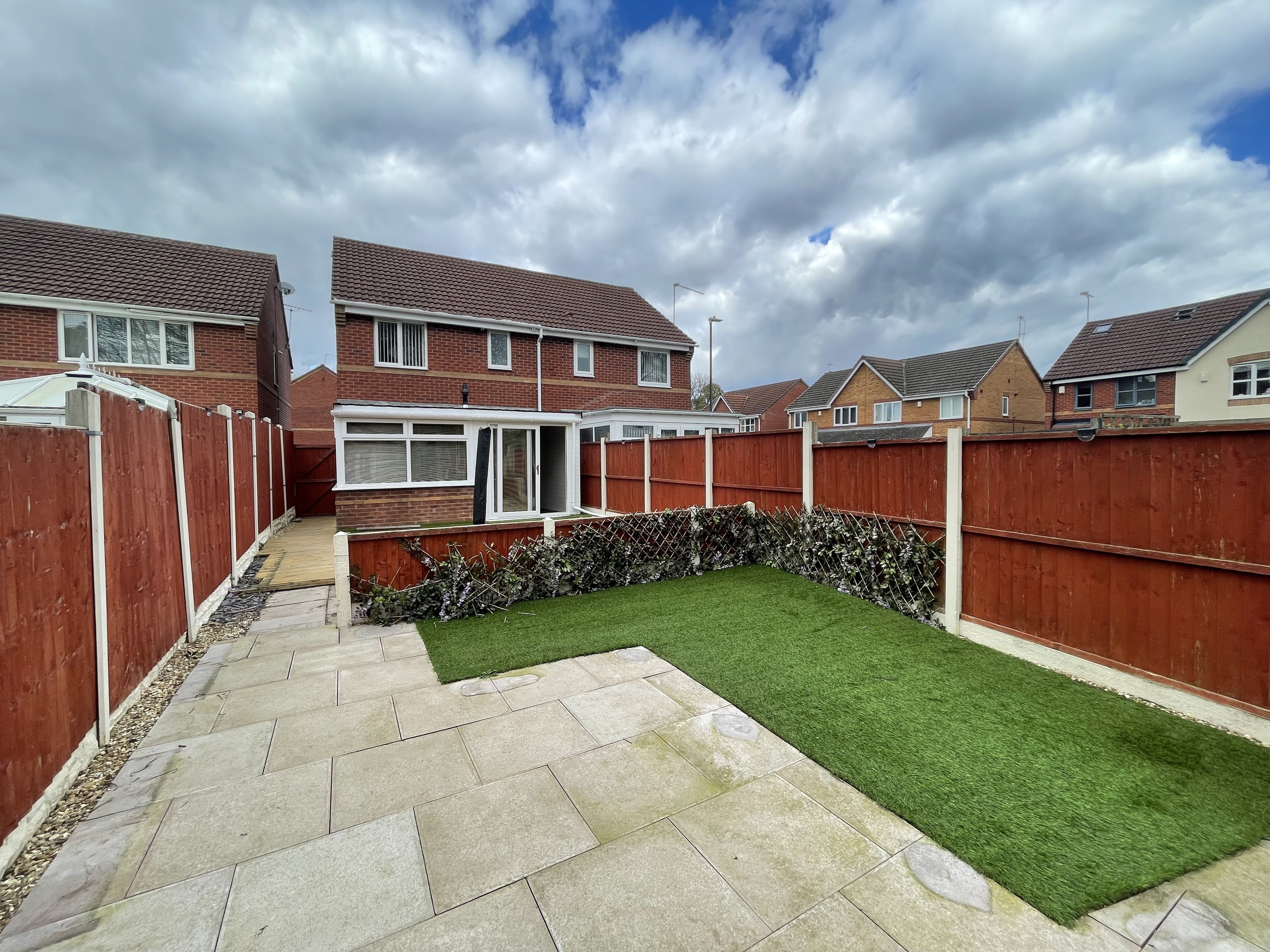 House Teal Grove in Darlaston