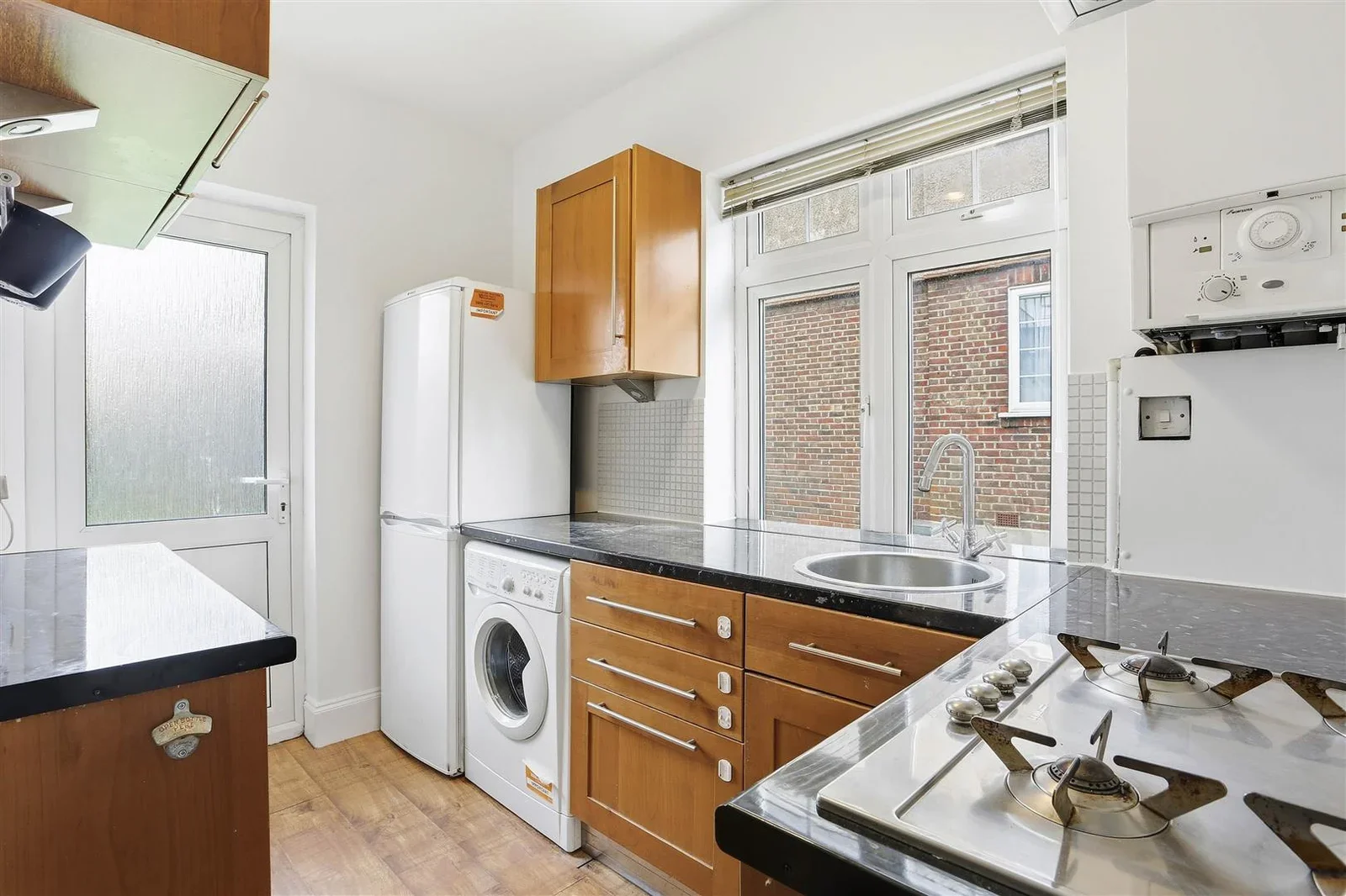 Flat Grove Avenue in Greater London
