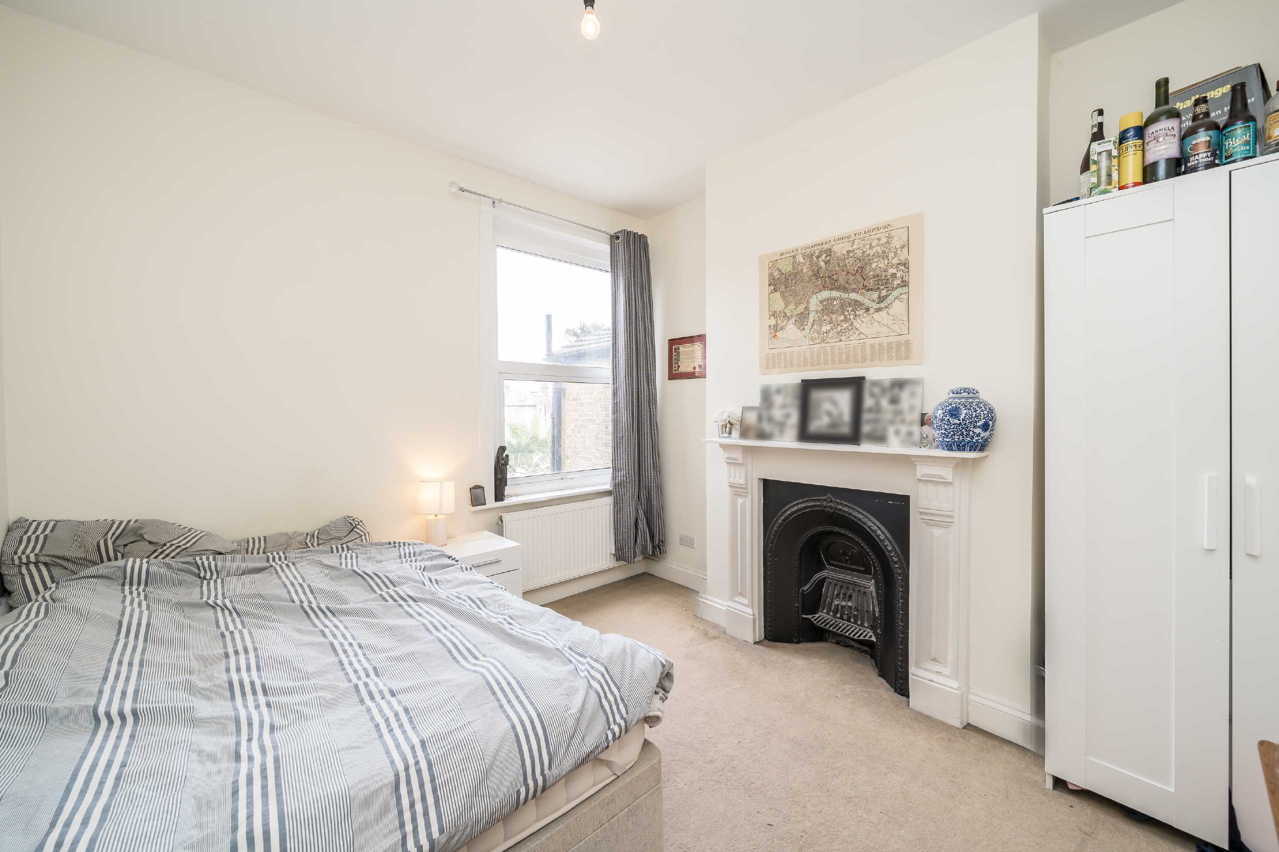Flat Denison Road in Greater London