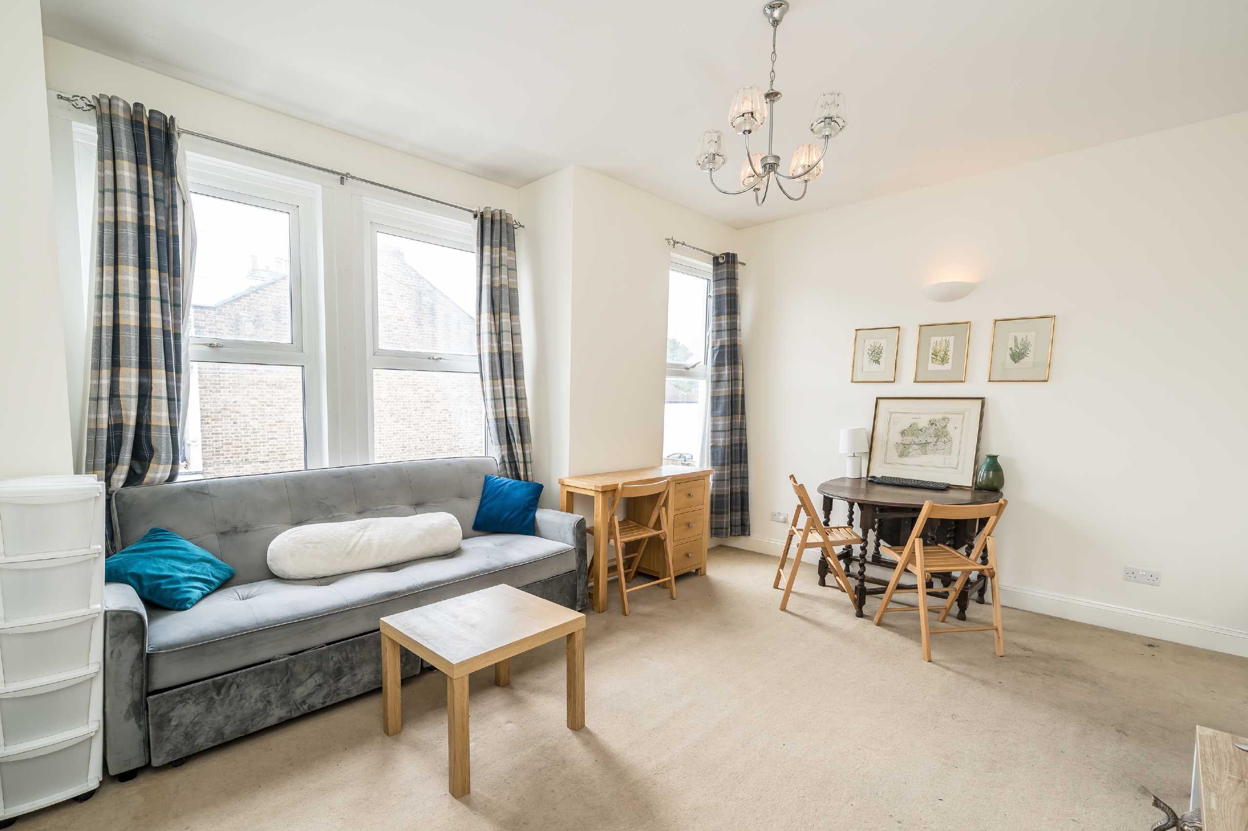 Flat Denison Road in Greater London