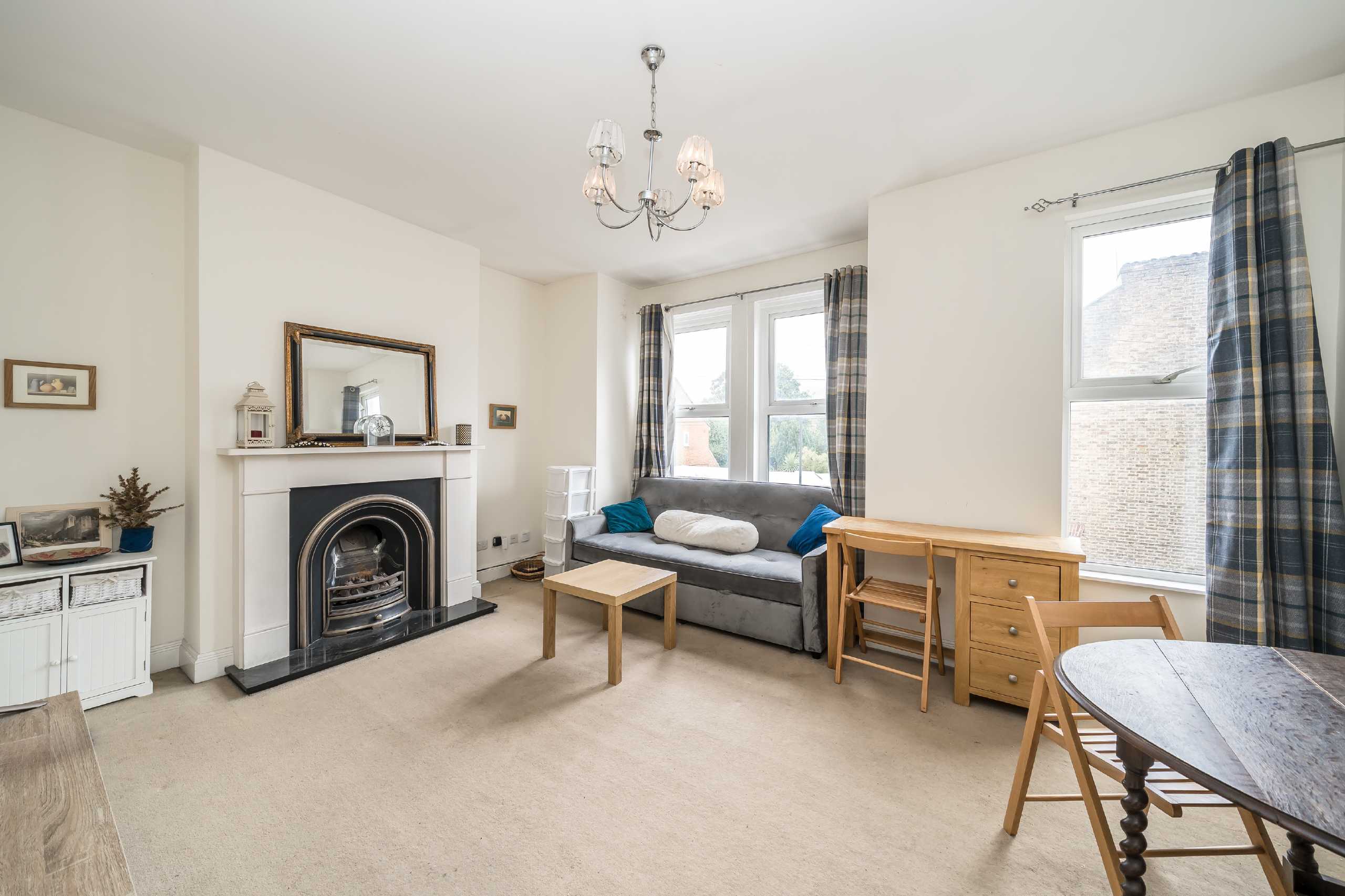 Flat Denison Road in Greater London