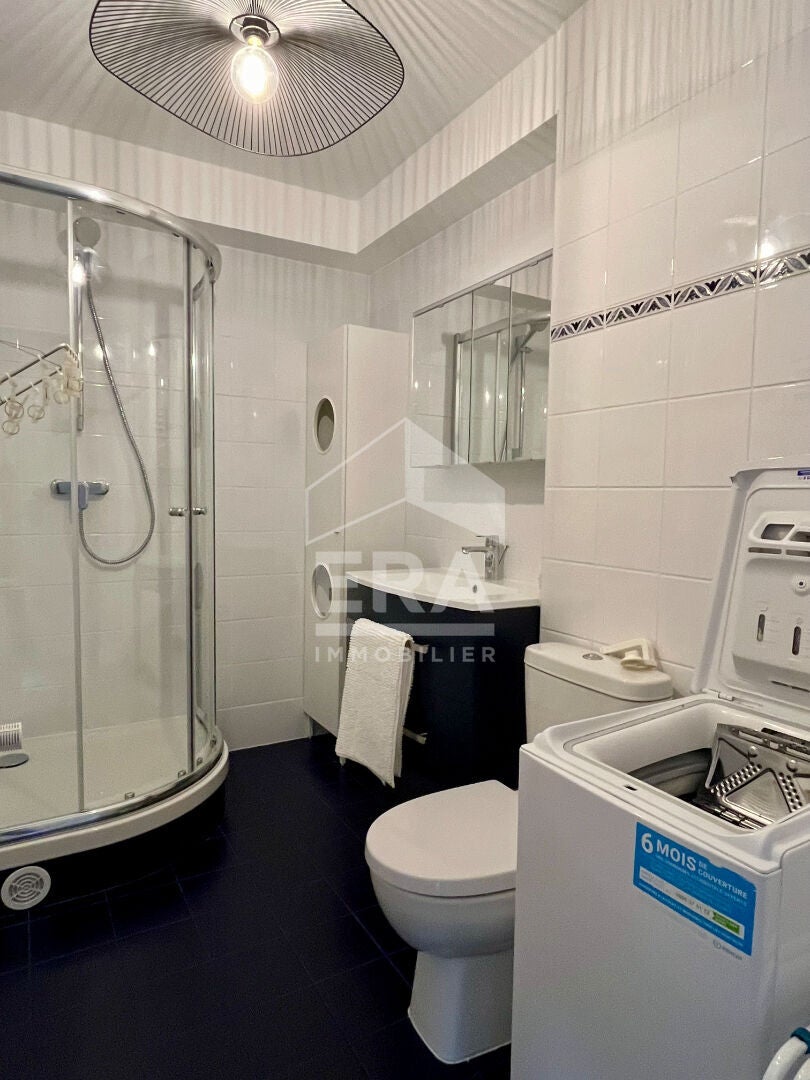 Flat Rue Mathilde Girault in Levallois-Perret