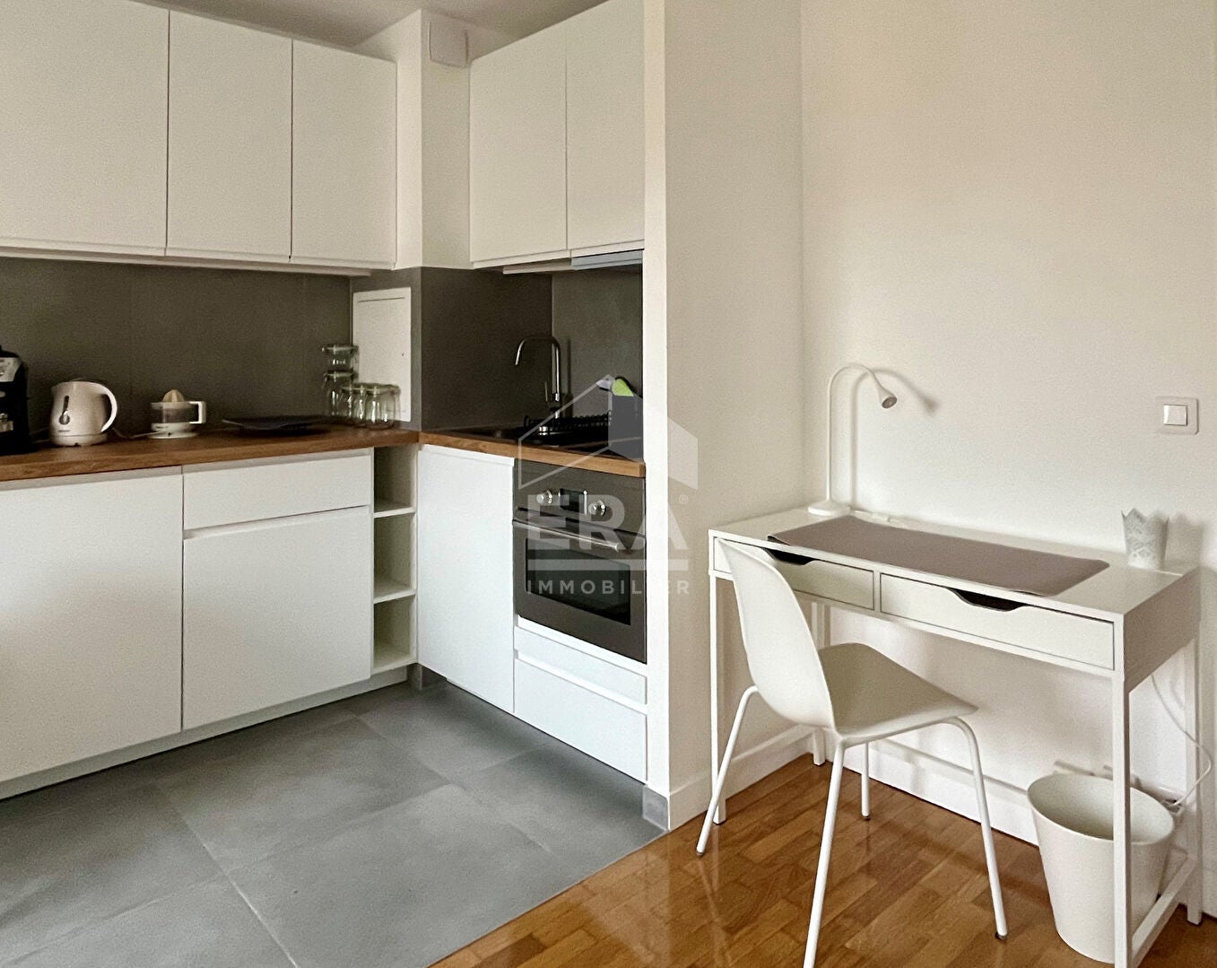 Flat Rue Mathilde Girault in Levallois-Perret