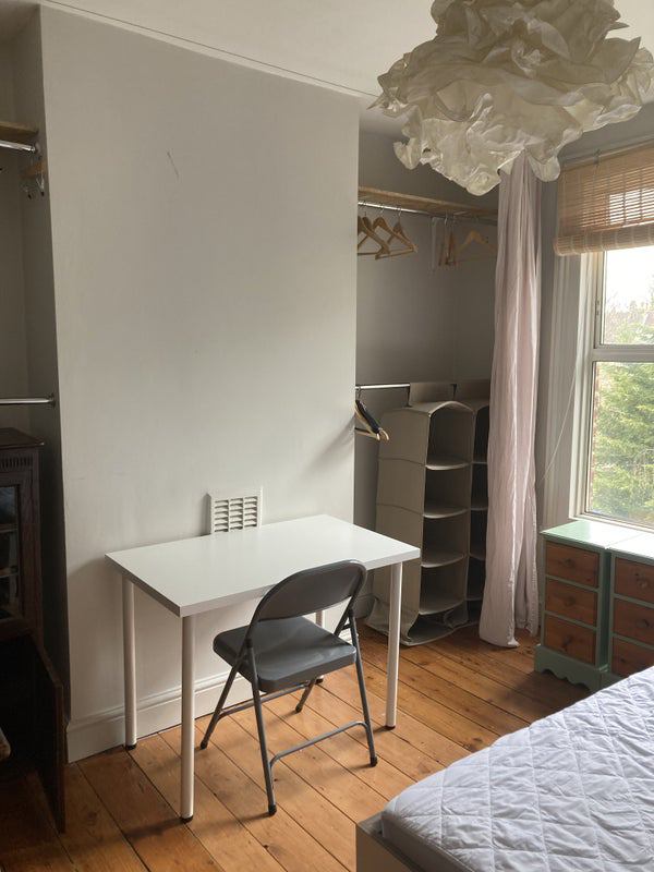 Room Vicarage Park in Greater London