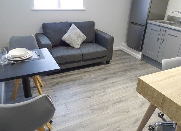 Flat Ladywell Street in Preston