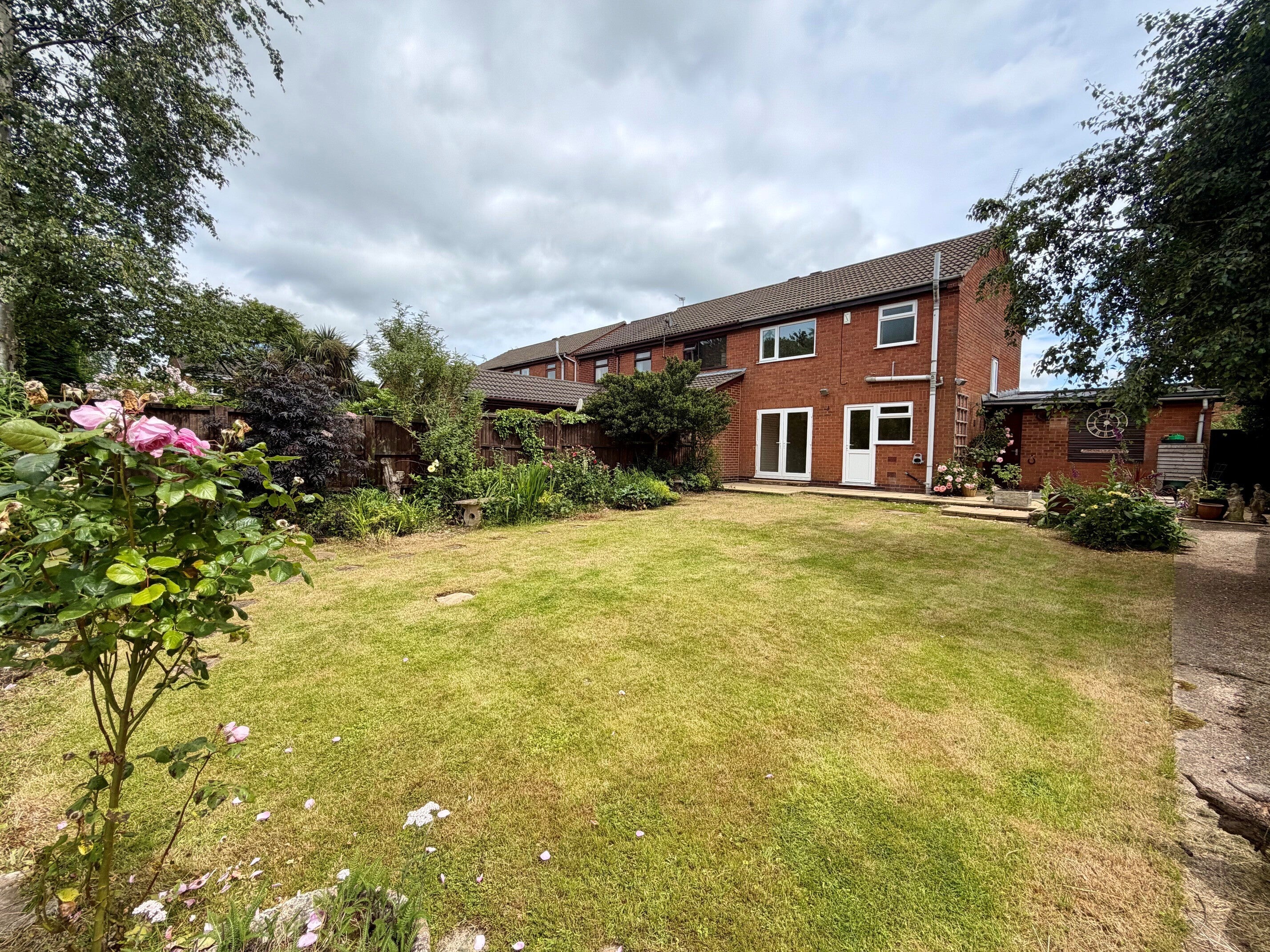 House Linford Crescent in Hinckley and Bosworth
