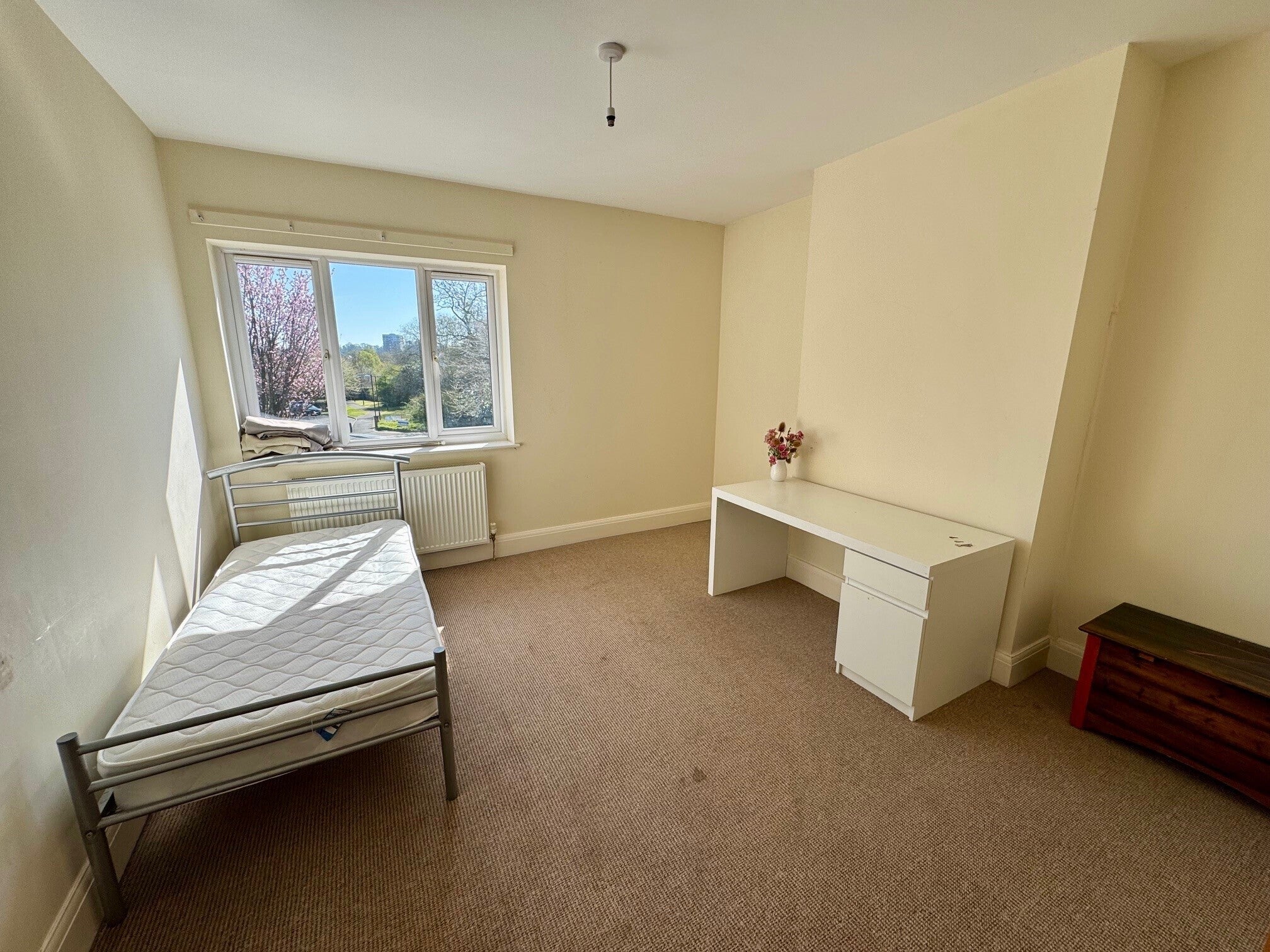 Flat Monyhull Hall Road in Birmingham