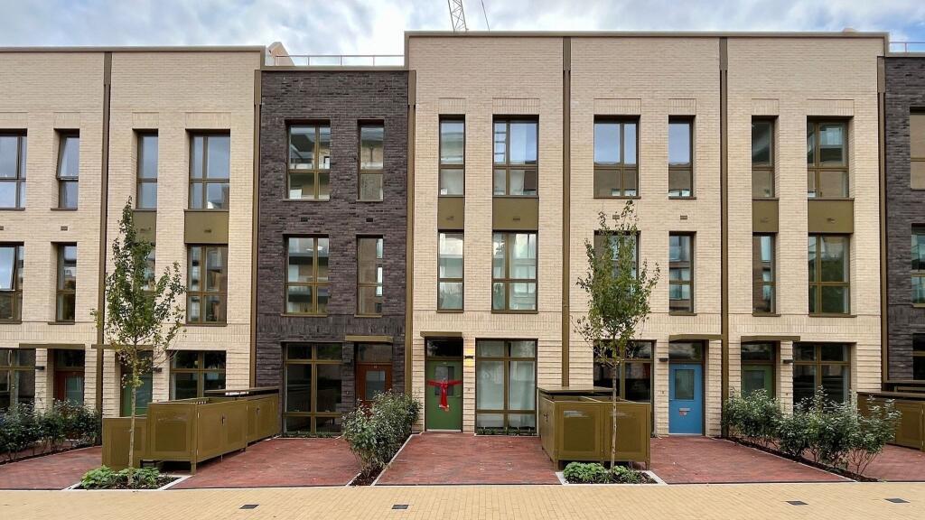 House Mallory Way in Greater London