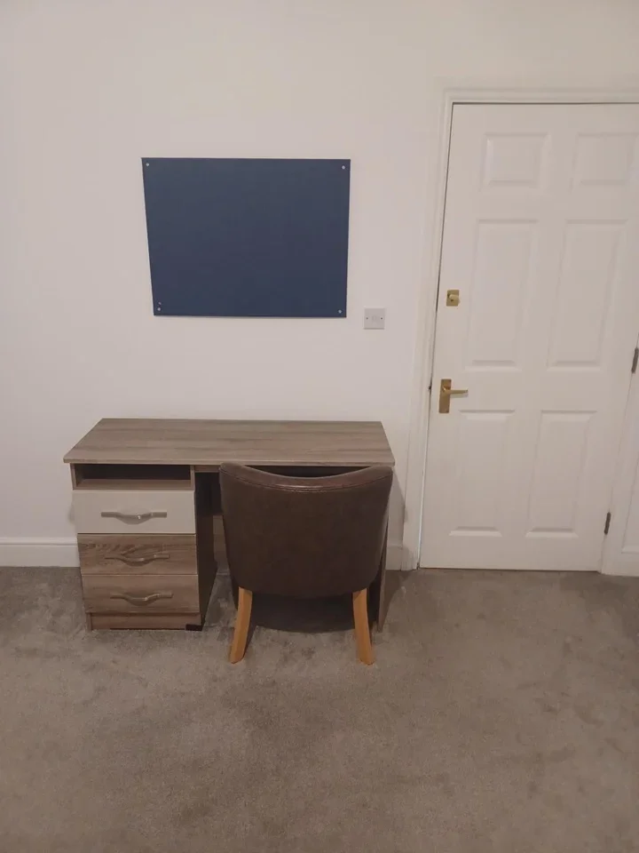 Room Cambridge Avenue in Greater London