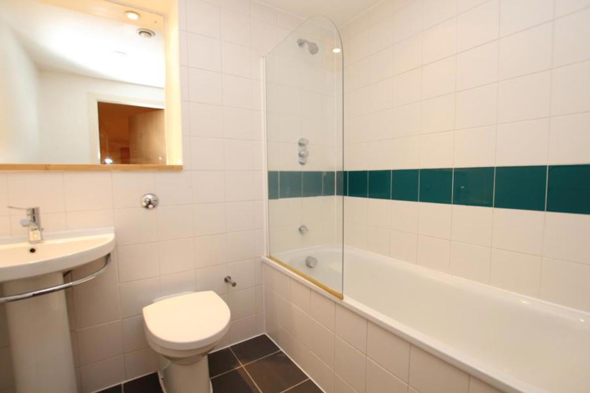 Flat Montague Street in Bristol