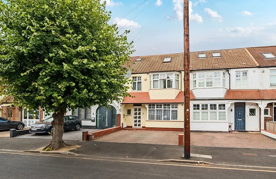 House Bushey Road in Greater London