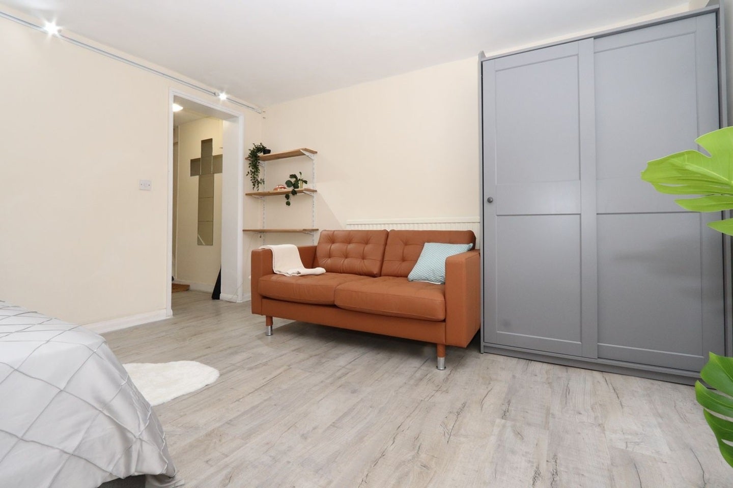 Flat Tredegar Square in Greater London
