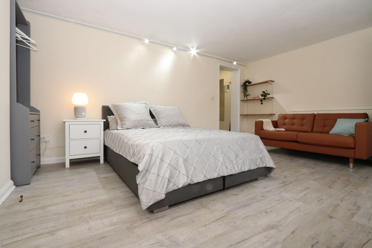 Flat Tredegar Square in Greater London