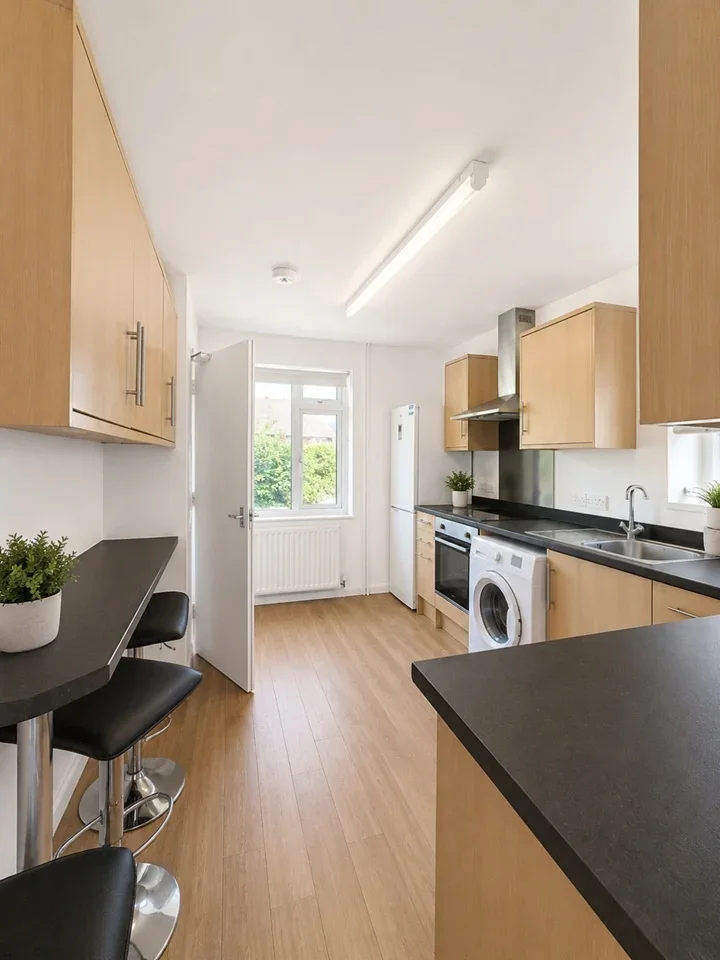 Room Ramsey Close in Norwich
