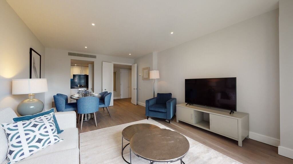 Flat Westferry Circus in Greater London